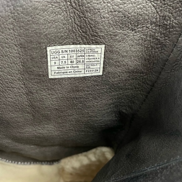 UGG Lo Pro Short Perforated Boot Charcoal - Picture 6 of 9